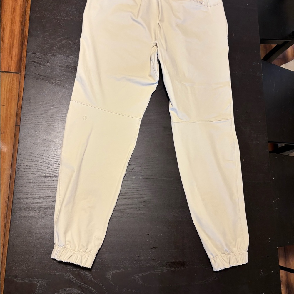 Heathered Bone License to train Lululemon Joggers